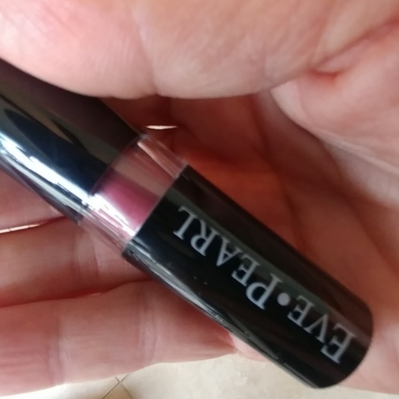 Eve Pearl Creme Lip stick in ROSE - Picture 2 of 5